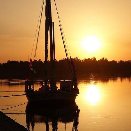 Jj Jamaica Felucca Hotel Асуан Екстериор снимка